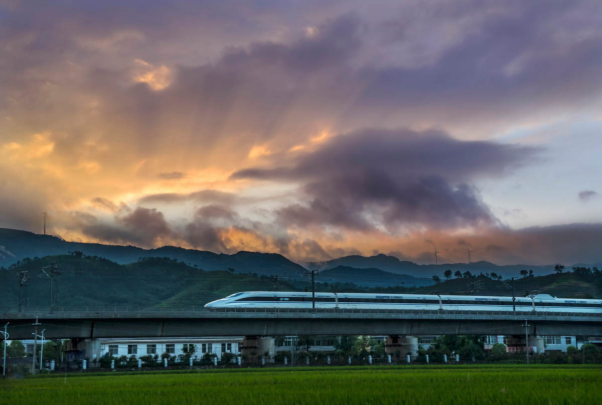 陳家寶 高鐵從咱門前過.jpg