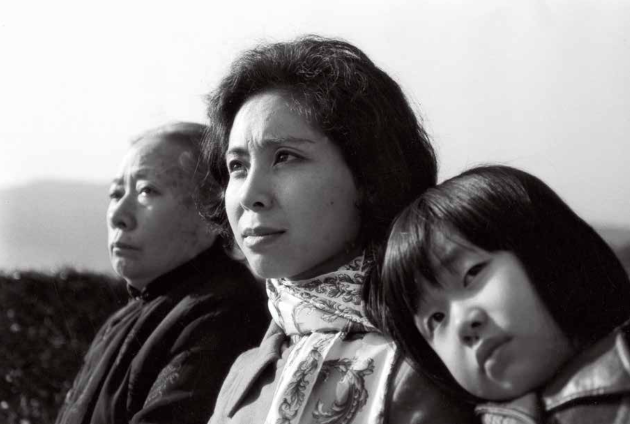 2 三代 母親、妻子和女兒， 1971 年 莊靈 2019年12期.png