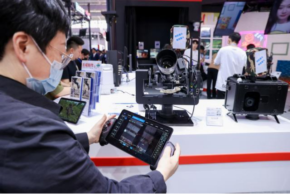 230419_【新聞稿】佳能攜多款專業(yè)影像設(shè)備亮相CCBN2023，賦能智慧未來(lái)_04194127 拷貝.jpg