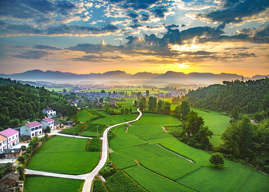 王光華 遠(yuǎn)安晨景-1.jpg