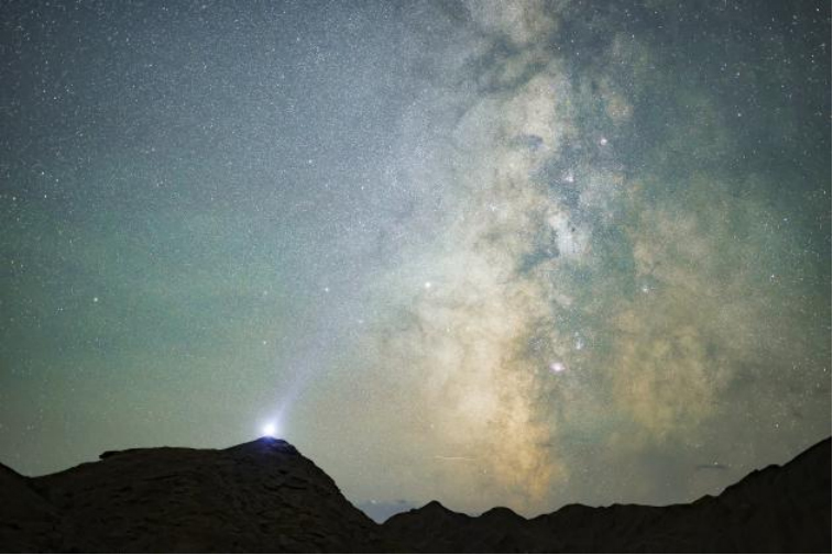 【新聞稿】記錄星空 解密星語 佳能與新華社中國圖片社共同見證“點亮中國星空地圖”哈密站活動1739 拷貝.jpg