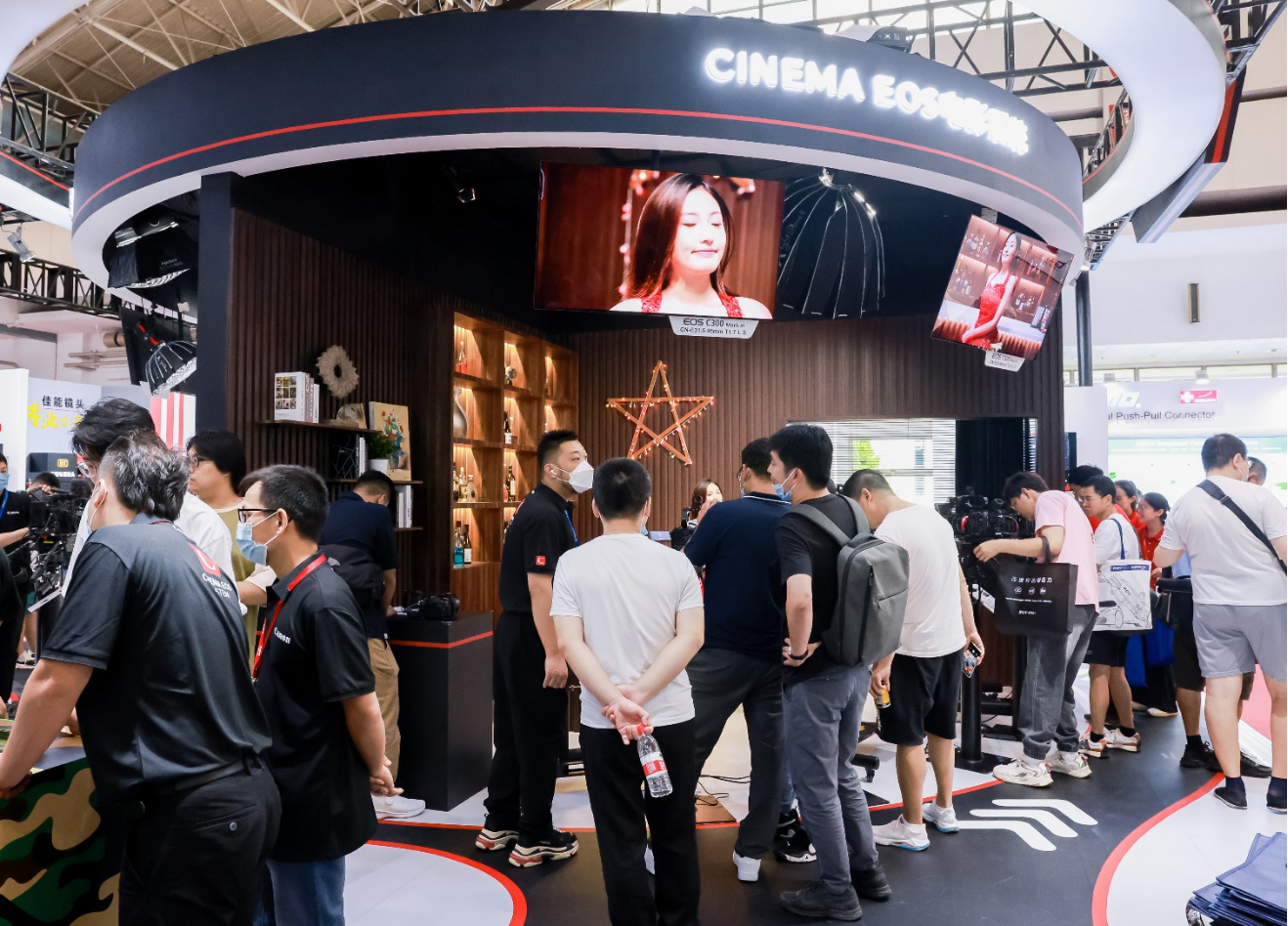 【新聞稿】佳能攜全線專業(yè)影像產(chǎn)品及多樣化專業(yè)影像應(yīng)用解決方案亮相BIRTV2023939 拷貝.jpg