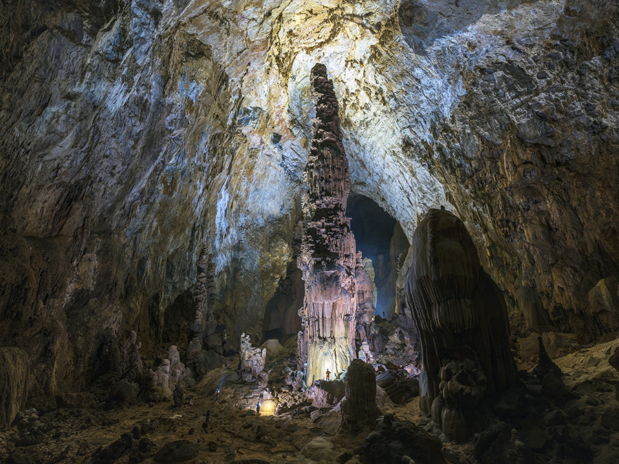 世界最高的大石筍，72.6米（廣西鳳山-玉龍洞）李晉攝影 GFX100S GF20-35mm 13321762606.jpg