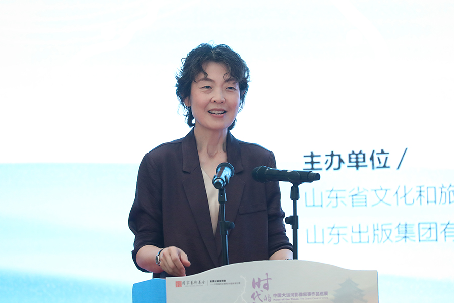 本次活動(dòng)由山東畫報(bào)社、山東畫報(bào)出版社社長張曉東主持 (2).jpg